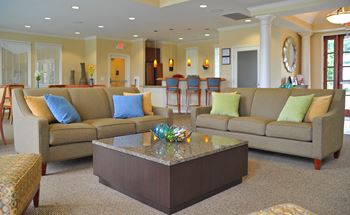 Resident Clubhouse Lounge at LakePointe Apartments, Batavia